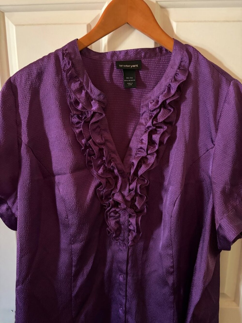 Lane Bryant Purple Blouse V-Neckline Ruffle Short Sleeve Size 22/24 - Picture 2 of 8